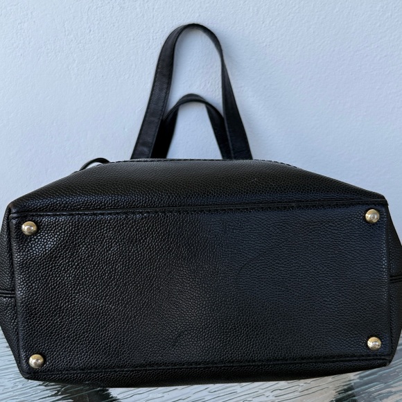 Chanel CC Caviar Leather  tote - Picture 3 of 9